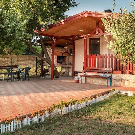 Funny House Villa Пула Екстериор снимка